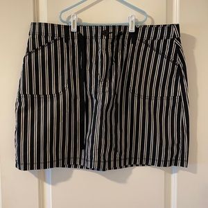 Black and White Skort